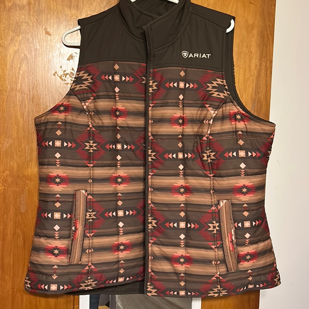 ARIAT
CRIUS INSULATED VEST